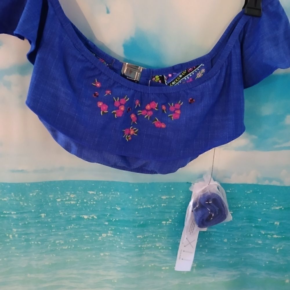 NWT: Vera Bradley bathing suit top.